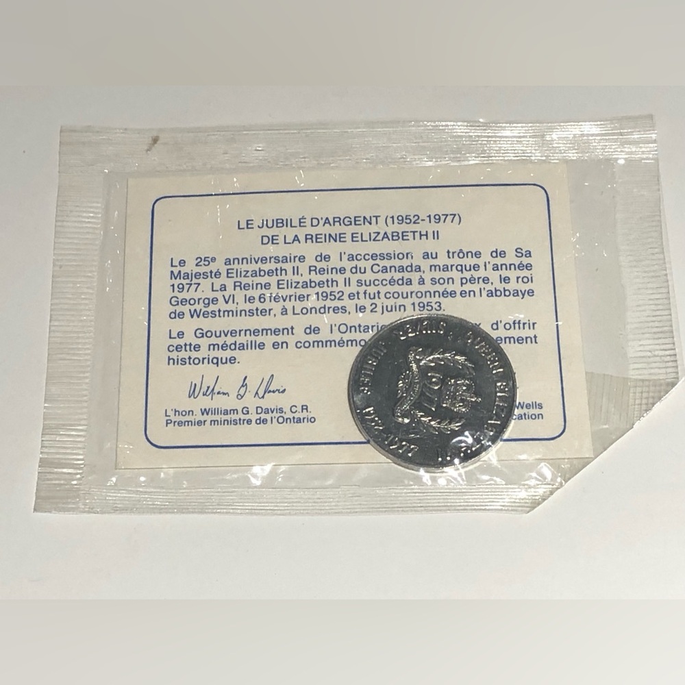 3/$40 Queen Elizabeth II Silver Jubilee 1952-1977 Coin